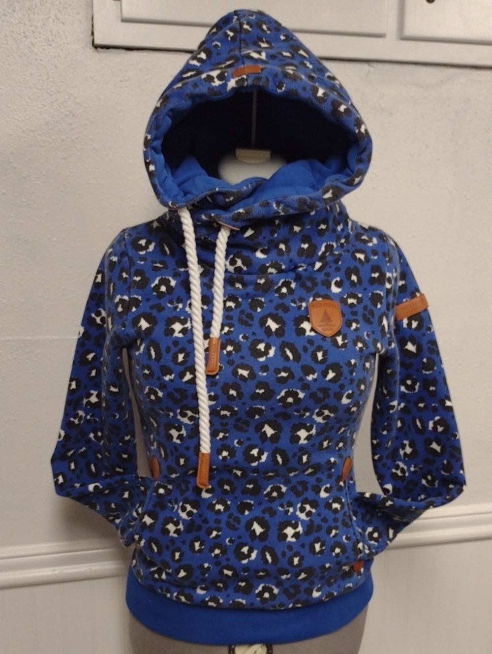 Wanakome Royal Blue Leopard-Print Pullover Hoodie with White Drawcords